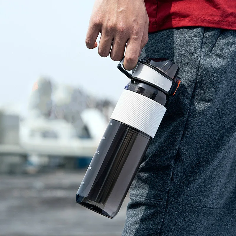 구매 스포츠 체육관 물병 음료 투명 플라스틱 큰 간단한 휴대용 실리콘 물병 빨대 Butelka Na Wode Drinkware DE50SP