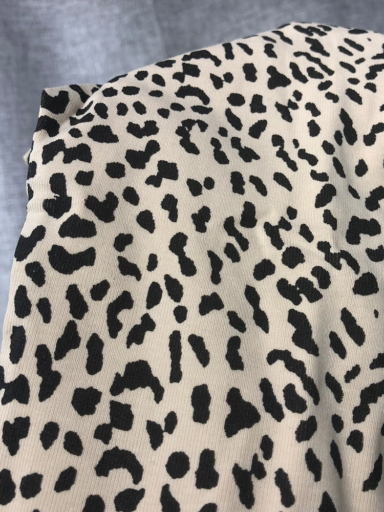 

Summer Leopard Print Short Sleeve Women T-shirts O Neck Slim Women Crop Tops Fashion Street Short Cardigan T-shirt Tees 2021