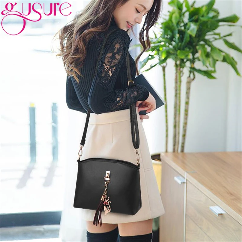 Женская сумка с кисточками Gusure из искусственной кожи однотонная маленькая на
