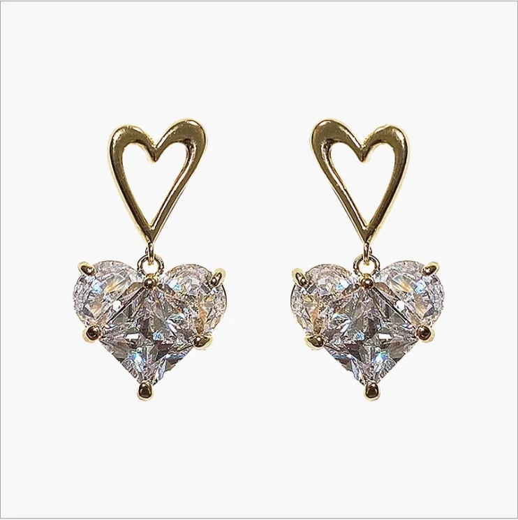

New Korean style love design earrings, high-end zircon super flash earrings, high-end sweet temperament earrings