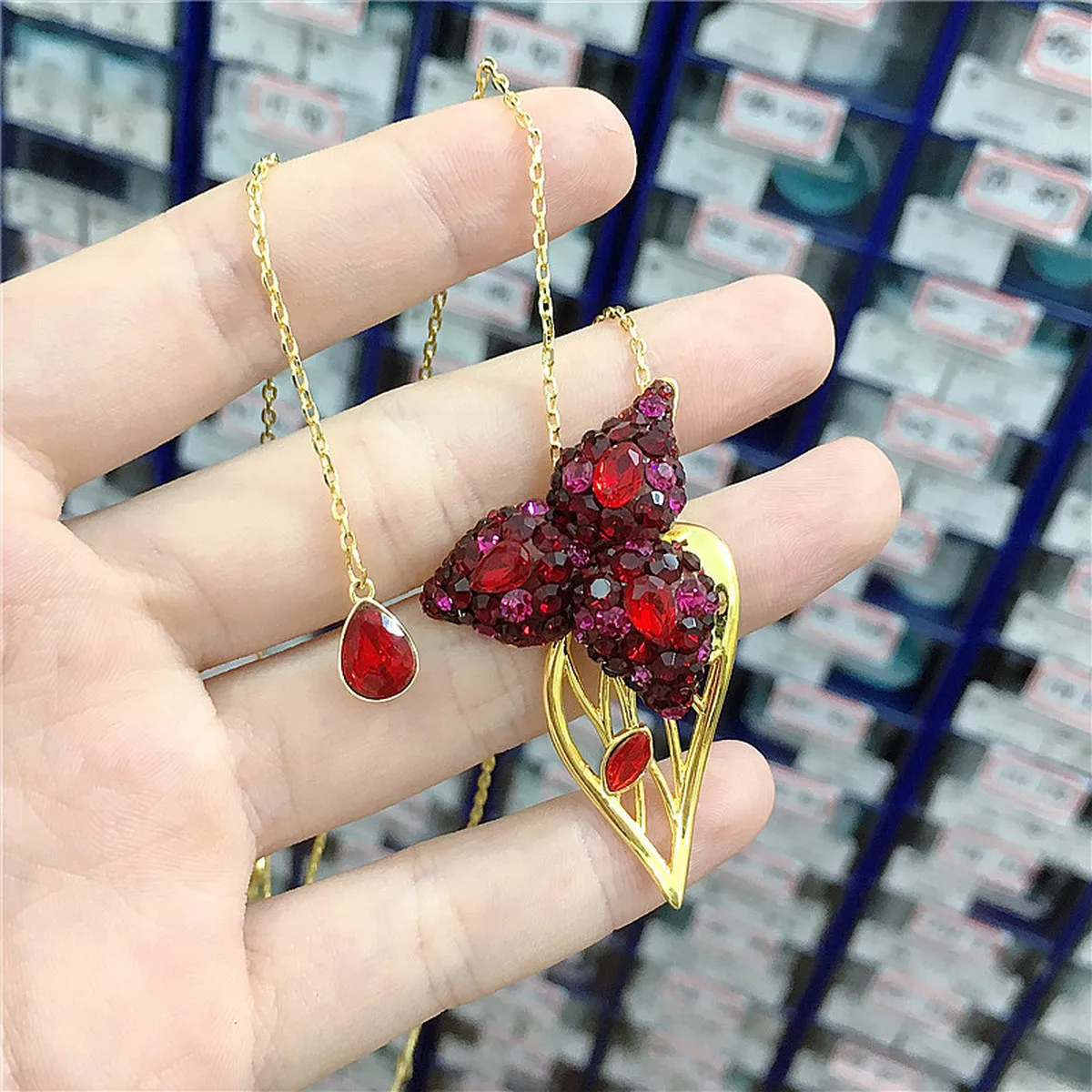 

QSJIE High Quality SWA Ladies Fashion Charm Elegant Baitao Shining Jump Crystal Charm Luxury Jewelry Necklace