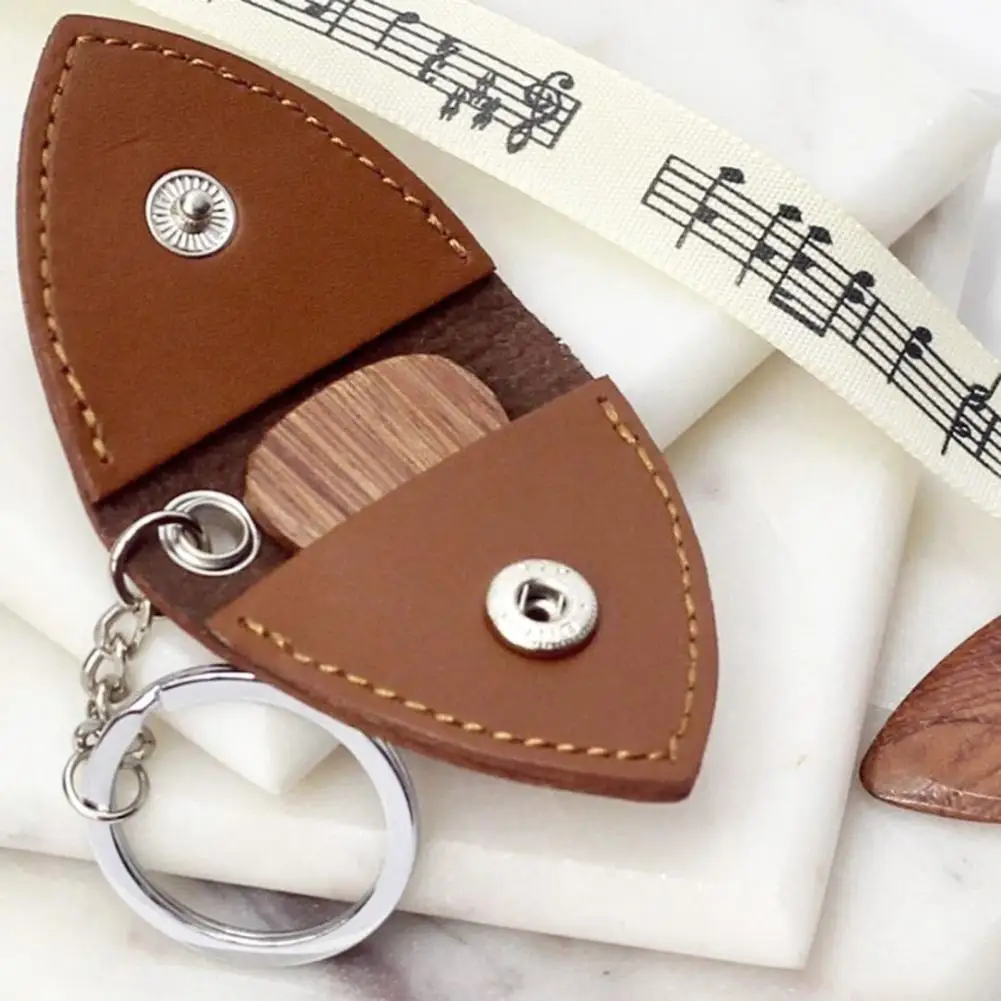

Guitar Plectrum Cover Keychain Design Easy to Carry Faux Leather Guitar Pick Protective Storage Cover for Guitar Player