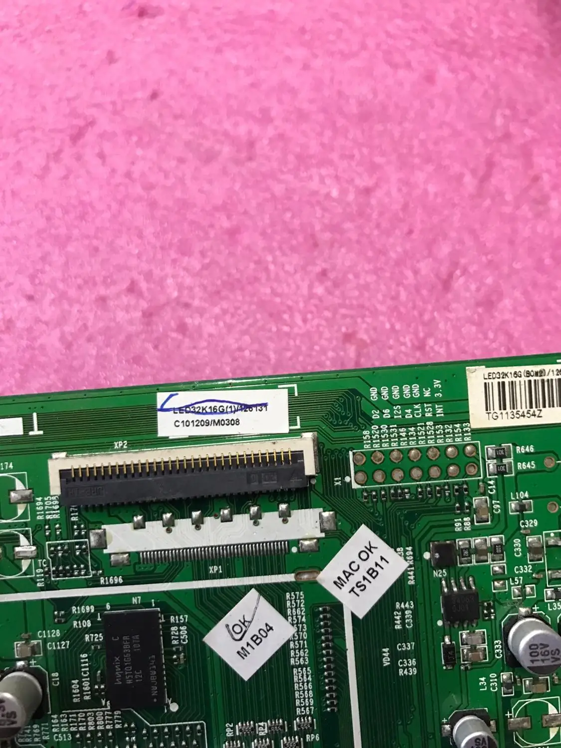 

Original LED32K16 126131 motherboard RSAG7.820.2247/ROH with screen H315DH-E01