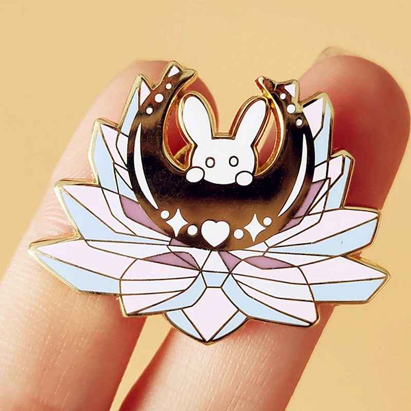 

Crystal Lotus Moon Cat Enamel Brooch Pin Jeans Jacket Lapel Hard Metal Pins Brooches Badges Exquisite Jewelry Accessories Gifts