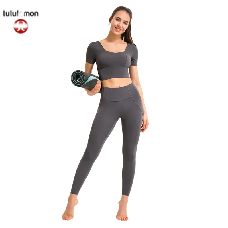 

Lulu Short Sleeve Yoga Suit Beauty Back Sexy Speed Dry Boot Running Sports Breathable Fitness Suit