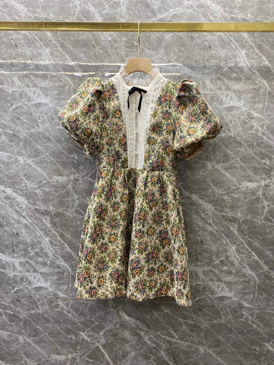 

Женское кружевное жаккардовое платье с рукавами-фонариками