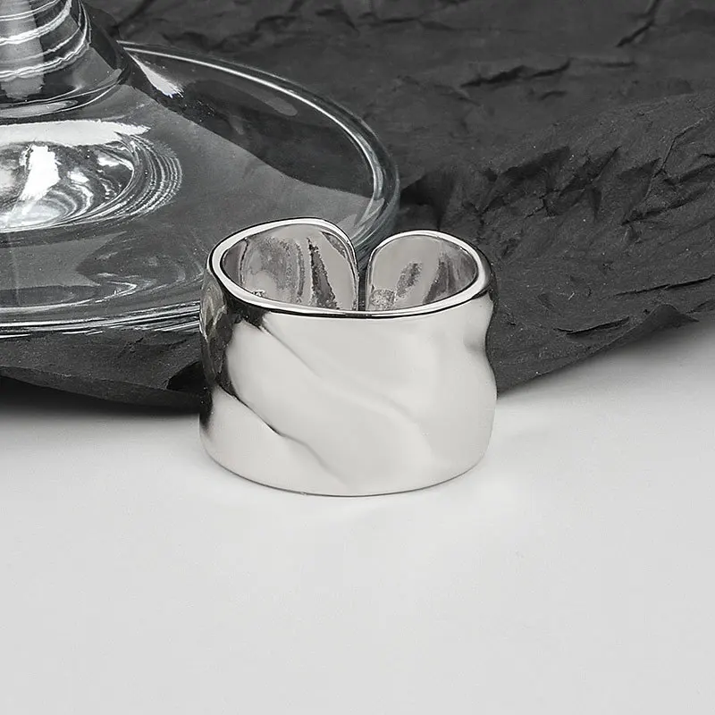 

Minimalist 925 Pure Silver Bevel Geometric Texture Surface Ring Women's Irregular Silver Gold Creative Ring Wholesale