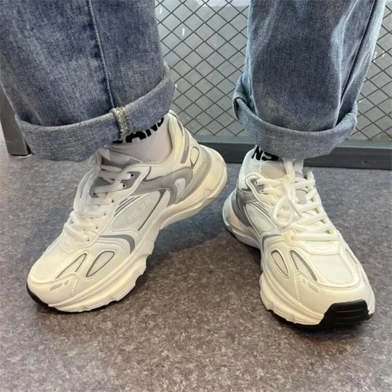 Женские кроссовки из ПУ кожи розовые на плоской вулканизированной подошве