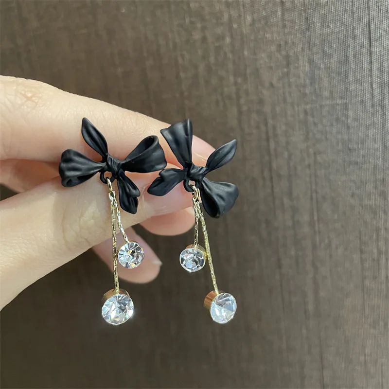 

Темпераментные матовые серьги с черным бантом, супер вспышка стразы, серебро 925 пробы, длинные серьги с иглой, легкие Роскошные серьги