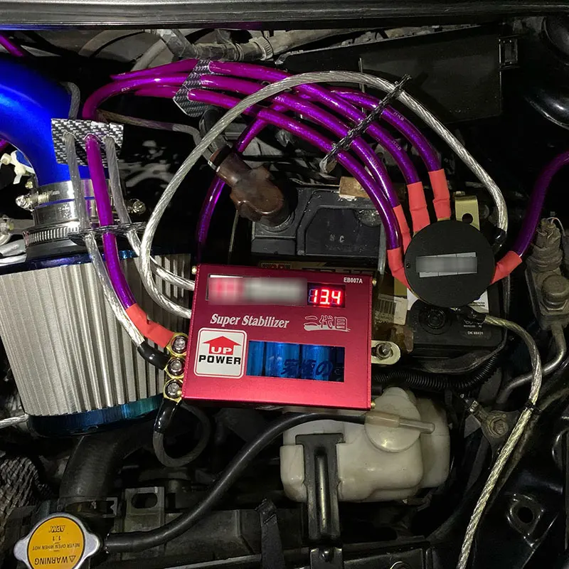 Универсальный стабилизатор напряжения D1 Spec для экономии топлива в автомобиле с