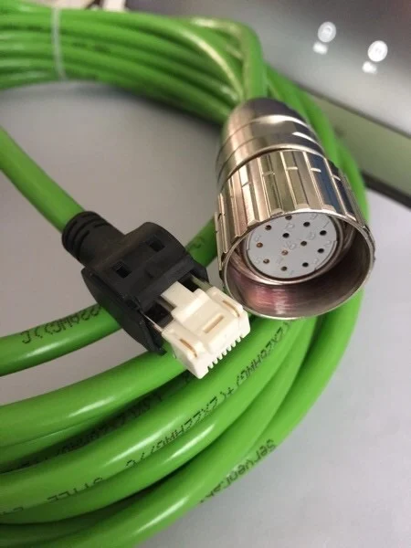 

VW3M8102R30 VW3M8102R100 LXM32 Servo Motor Code Line Series Connection Wire Encoder Cable for Schneider 3m 5m 8m 10m 12m
