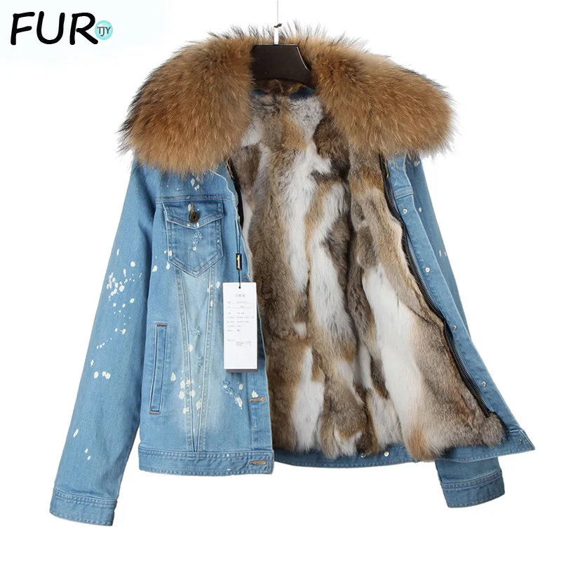Женская джинсовая куртка с большим воротником из меха енота и толстой теплой