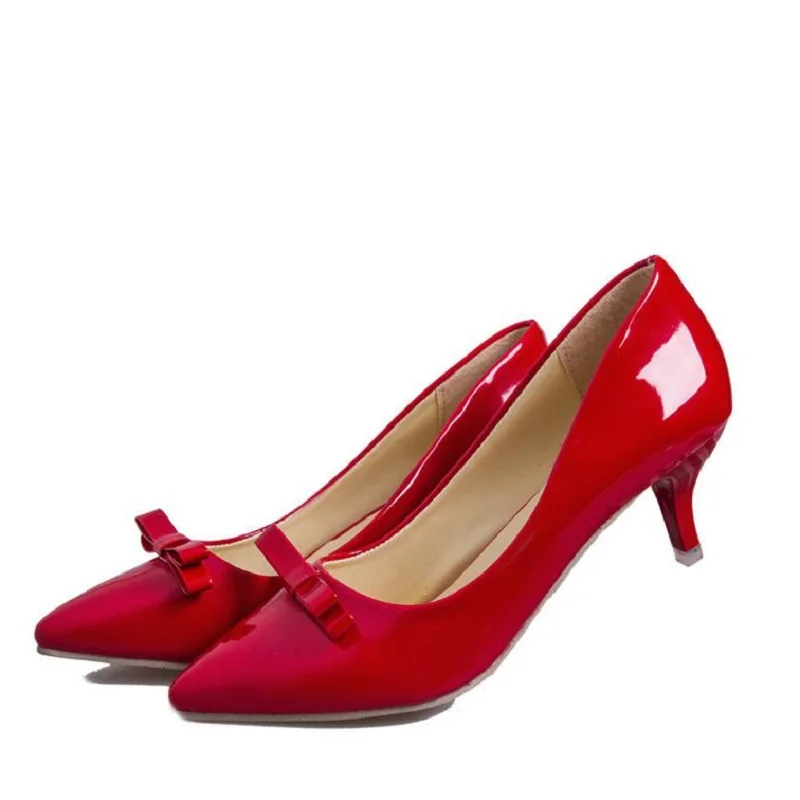 Женские летние туфли из лакированной кожи на тонком высоком каблуке с острым