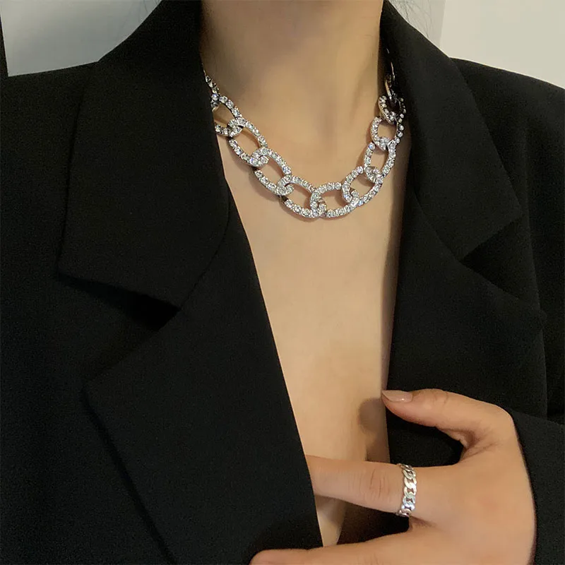 

XIALUOKE Vintage Fashion Metal Geometry Thick Chain Choker Crystal Short Necklace For Women Office/career Jewelry Accessories