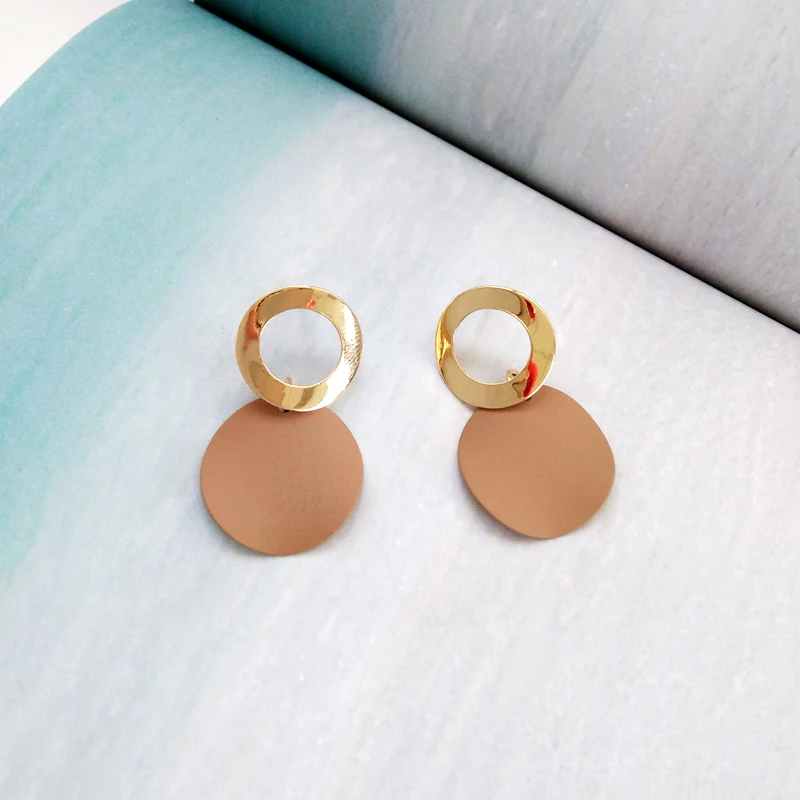 Самые продаваемые товары Простые полые металлические круглые серьги гвоздики