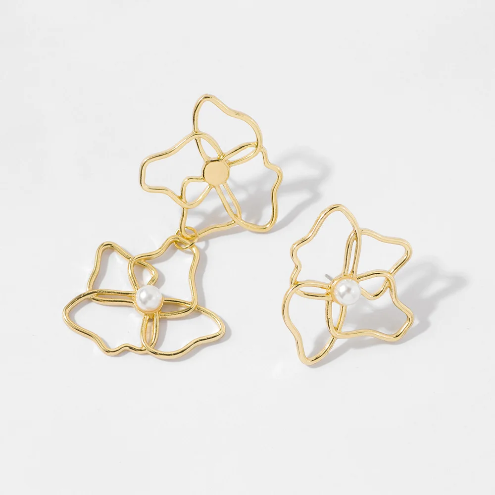 

Minimalist Fashion Delicate Hallow Out Floral Shape with Fresh Water Pearl in Center Stainless Steel Dangle Earrings Women Girls