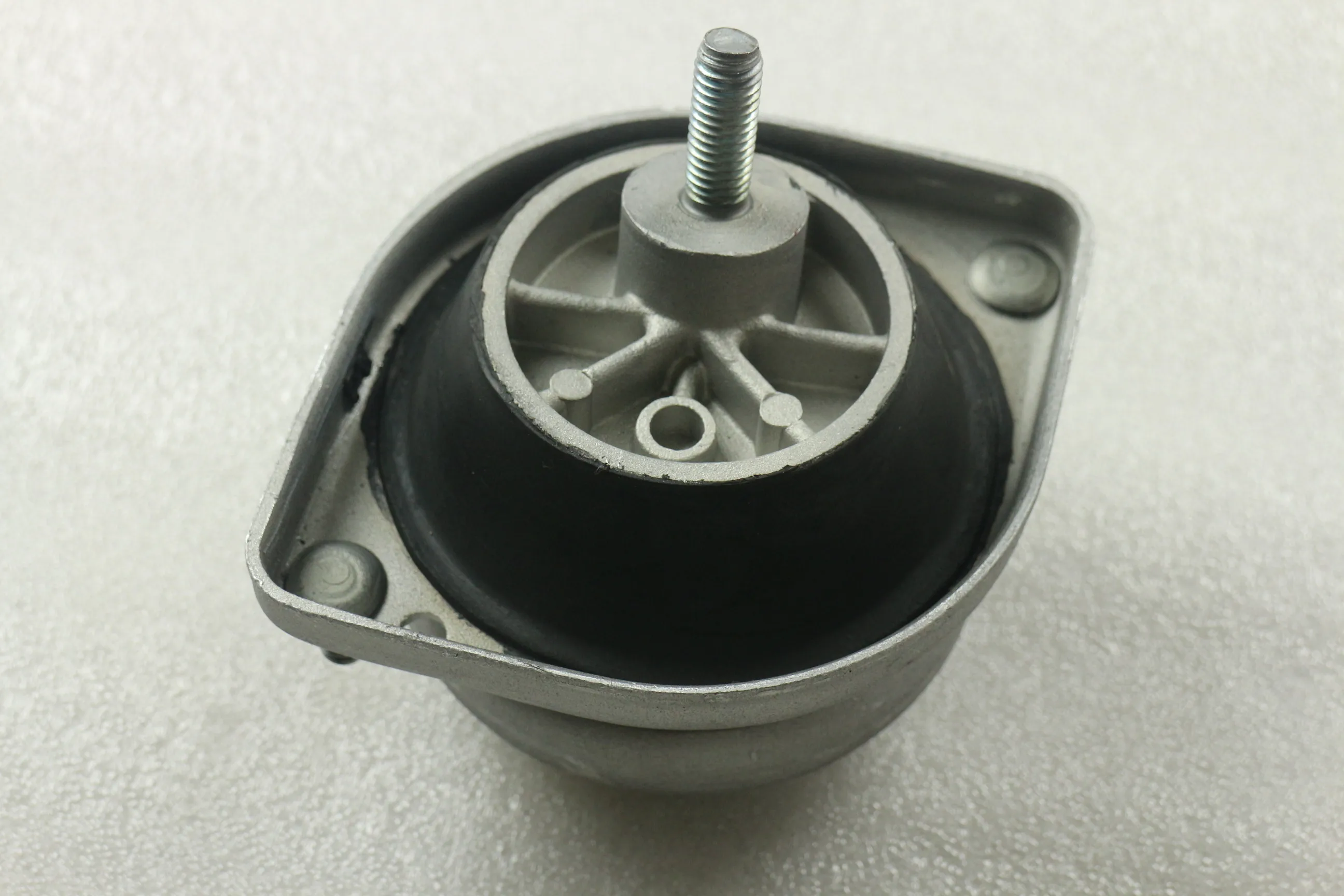 Переднее левое крепление двигателя для BMW E38 740i 740iL 750iL гидравлический