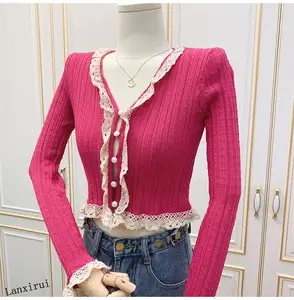 Женский трикотажный кардиган с оборками и V-образным вырезом