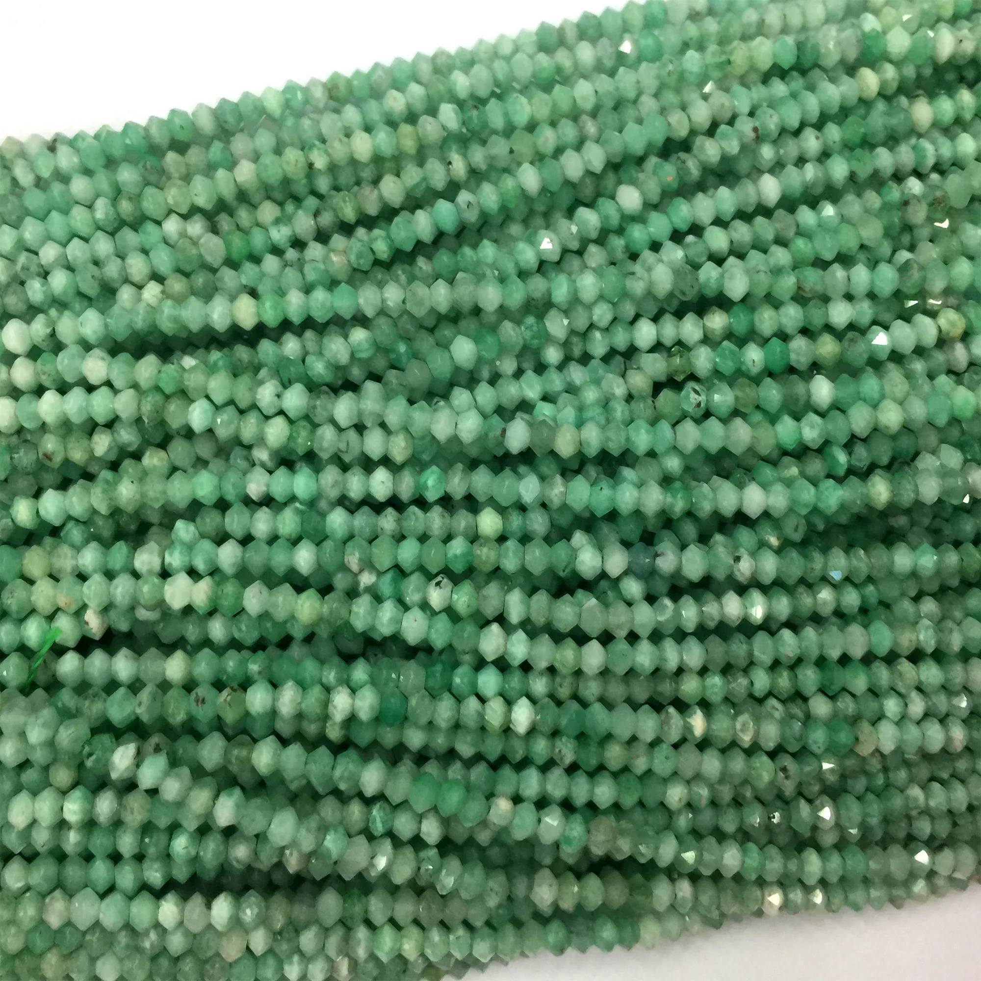 Подлинные ожерелья или браслеты из натурального зеленого изумруда Колумбия