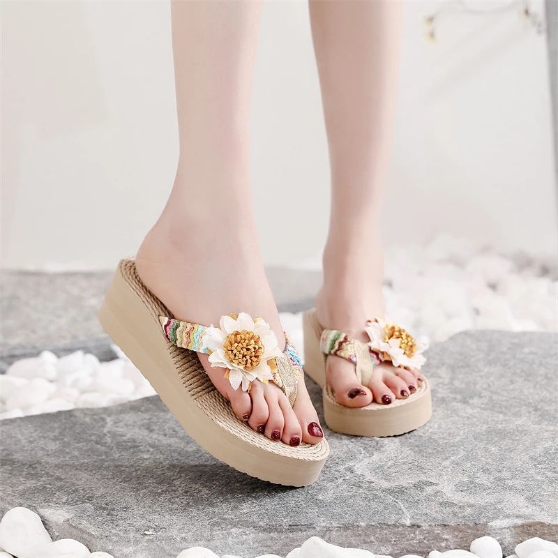 Женские сандалии на танкетке летние из пеньковой веревки с цветочным украшением