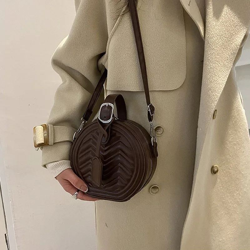 

Circular Women's Crossbody Bag Winter New Shoulder Bag For Women 2021 Trend Striped Handbags Korean Version Sequined Pouch