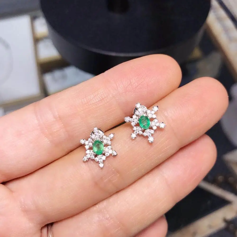 Женские серьги с натуральным изумрудом в стандартной цветовой гамме подарочной