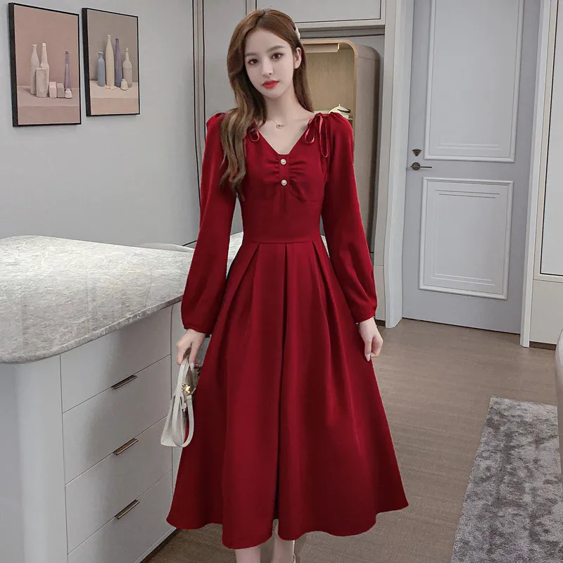 

Для съемки маленькой красной юбки, Восстановление старинных путей, новая французская девушка, Осенняя мода, бант, длинное красное платье