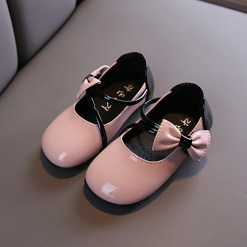 

Hot Sale Dancing Shoes Girls Leather Shoes Children Mary Janes Flats Patent Leather Bright Skin with Butterfly-knot Princess