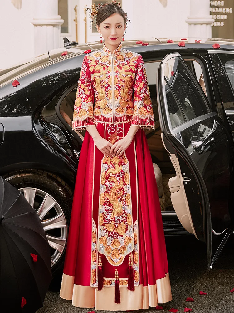 Традиционное китайское свадебное платье Ципао с вышивкой дракона и феникса
