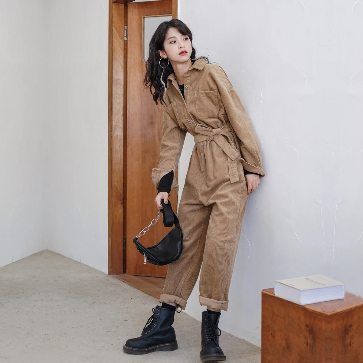 Повседневные Хлопковые женские комбинезоны с оранжевым поясом и карманами