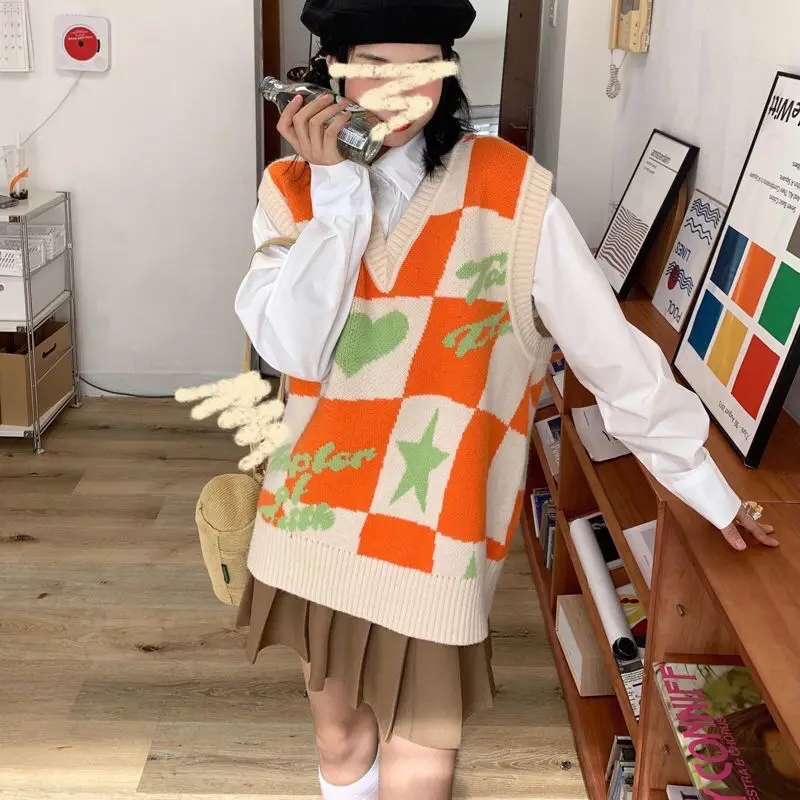 Вязаный жилет в клетку с V-образным вырезом |