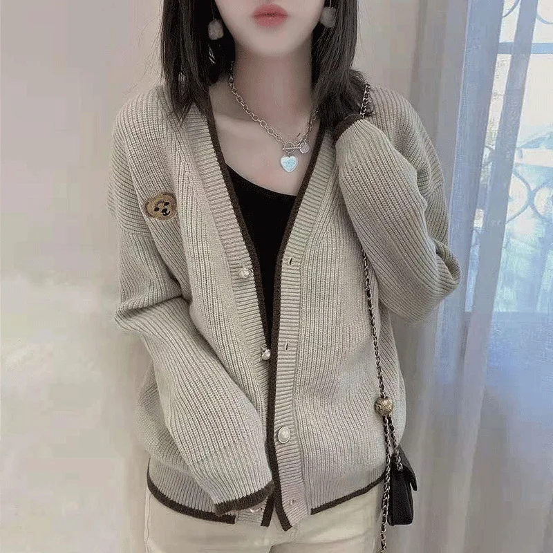 

Autumn And Winter Long-sleeved V-neck Knitted Top Cardigan Women 2022 Fashion New Style Loose Sweater Coat All-match