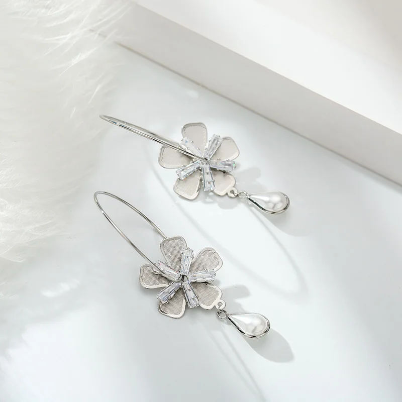 

Женские серьги из серебра 925 пробы, с медведем