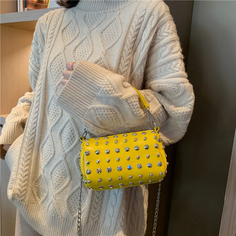 Модные милые женские сумки с заклепками маленькая сумка на плечо кожаная уличная