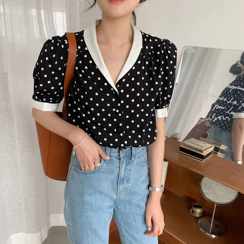 

Kili Korean Version Of the Retro Black and White Wavelet Point Hit Color Lapel Puff Sleeve Shirt Female Black One Size