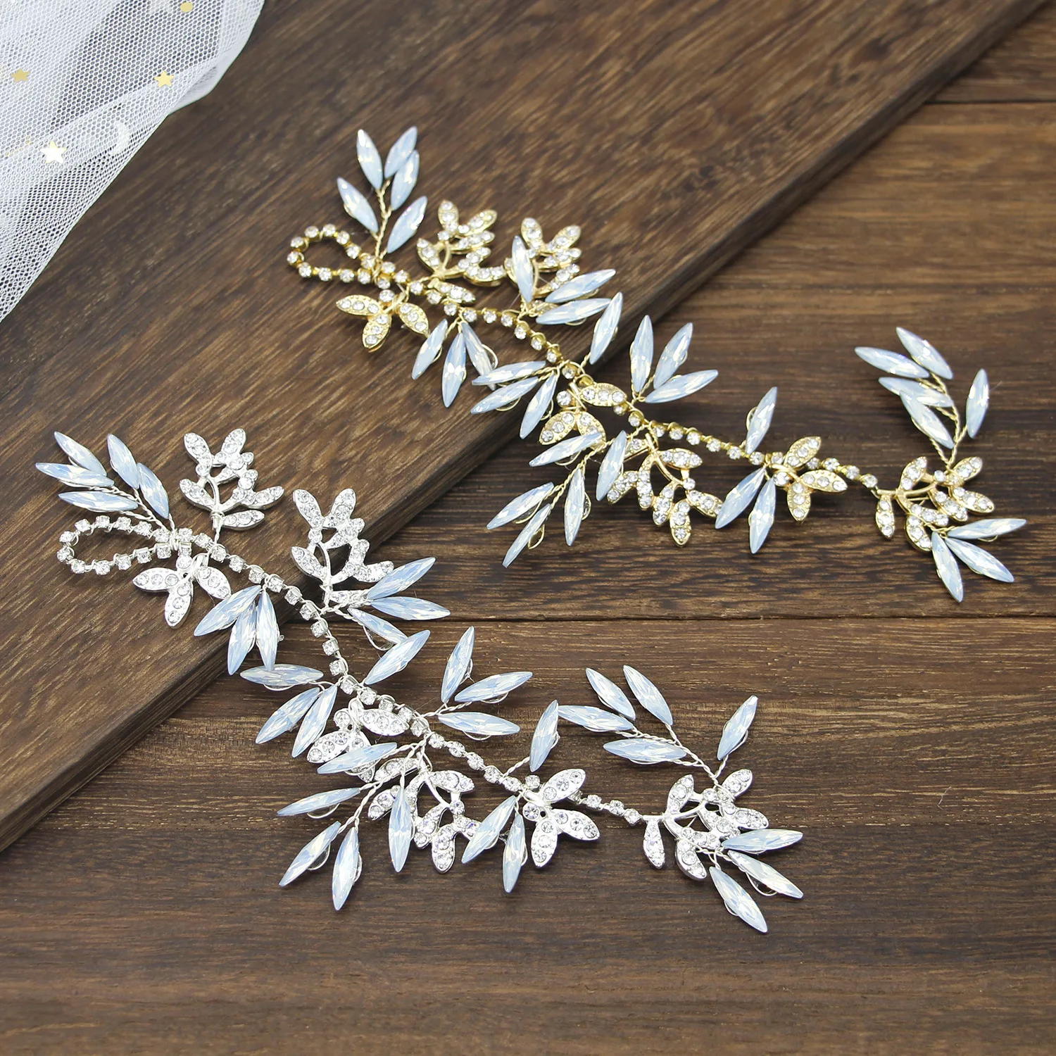 Свадебный головной убор из опала украшенный кристаллами лоза маркиза свадебный