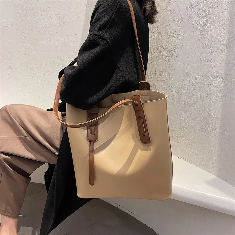 

2022 Casual Women Large Capacity Shoulder Bags High Quality PU Leather Handbags and Purse Female Retro Big Tote Bags Sac A Main