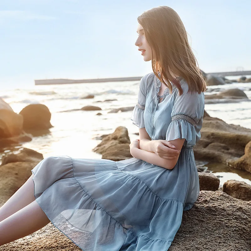 Летнее новое платье с v образным вырезом однотонное А силуэта женское