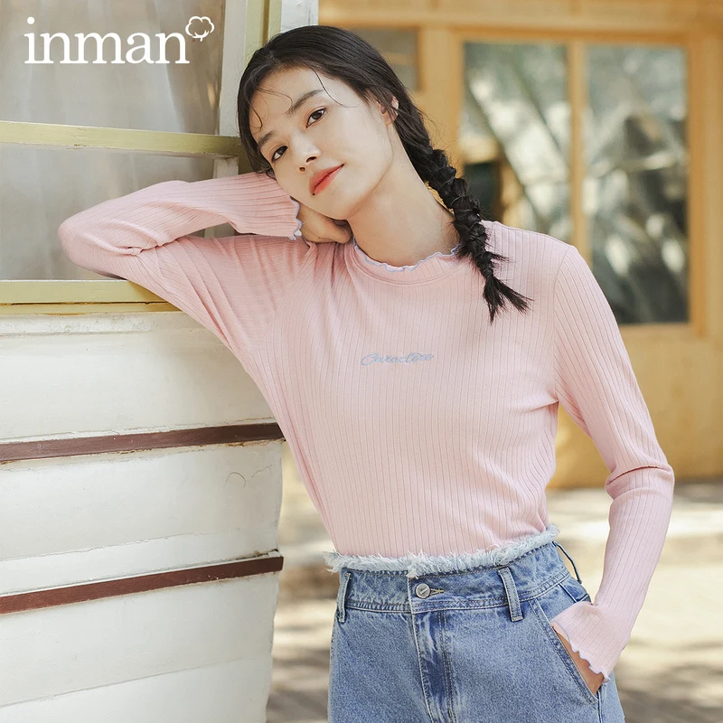 Женская футболка с буквенным принтом комфортная для фитнеса круглым вырезом и