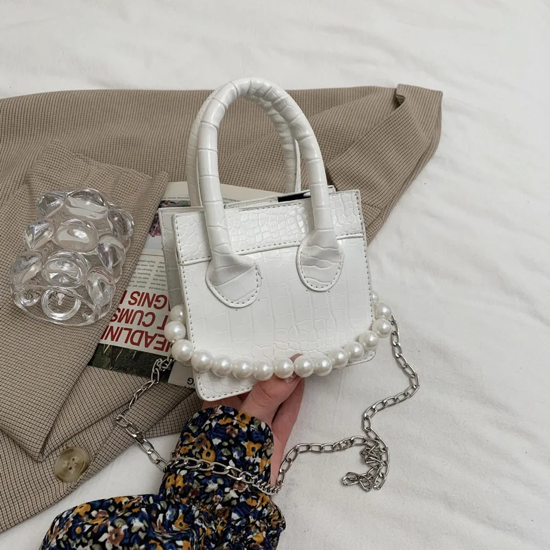 

2021 pearl chain bags