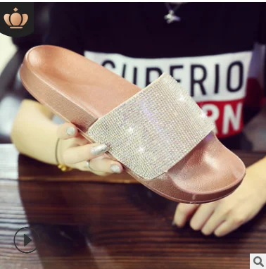 Популярные женские водонепроницаемые шлепанцы со стразами на толстой платформе