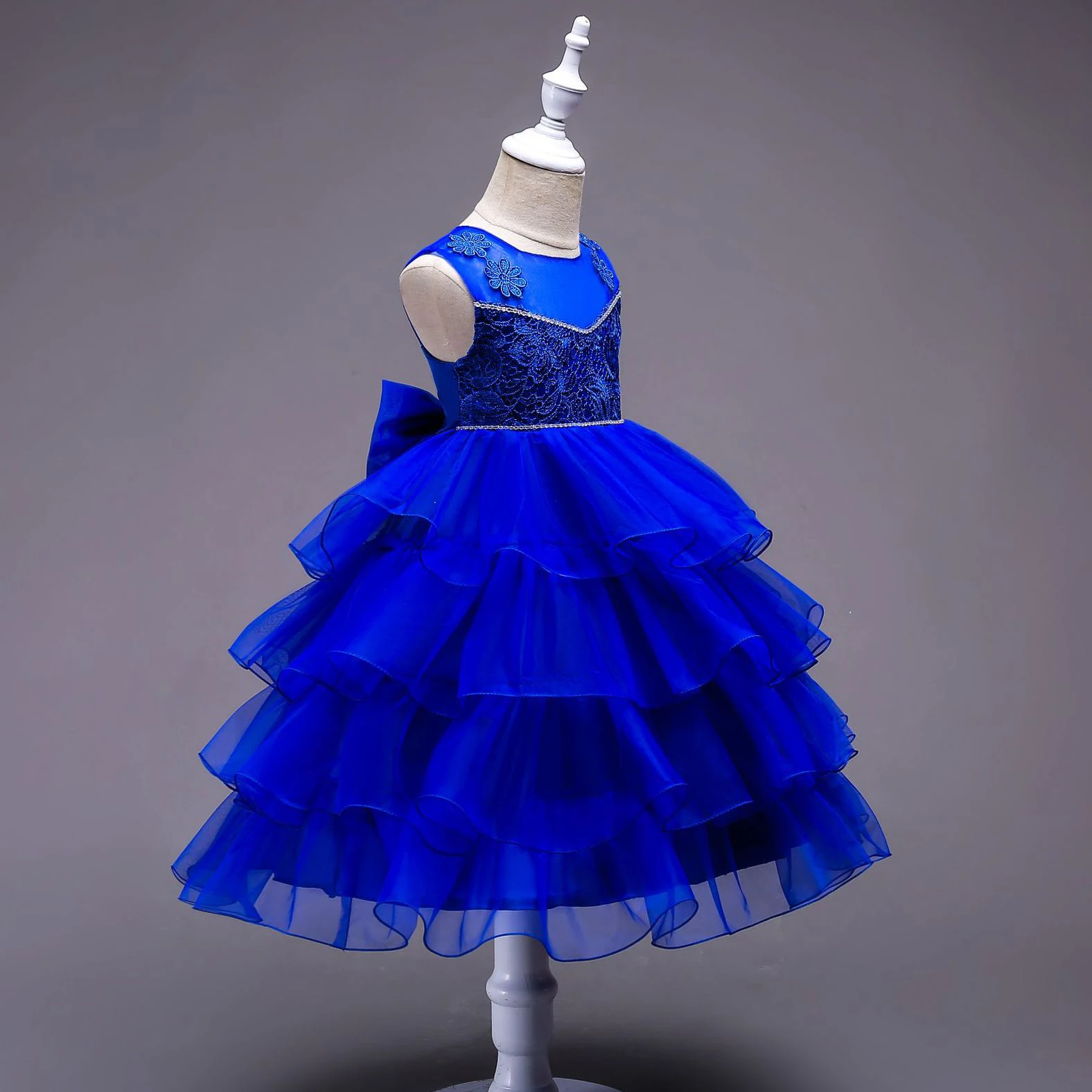 Короткое платье с оборками для выпускного вечера 2019 принцессы на день рождения