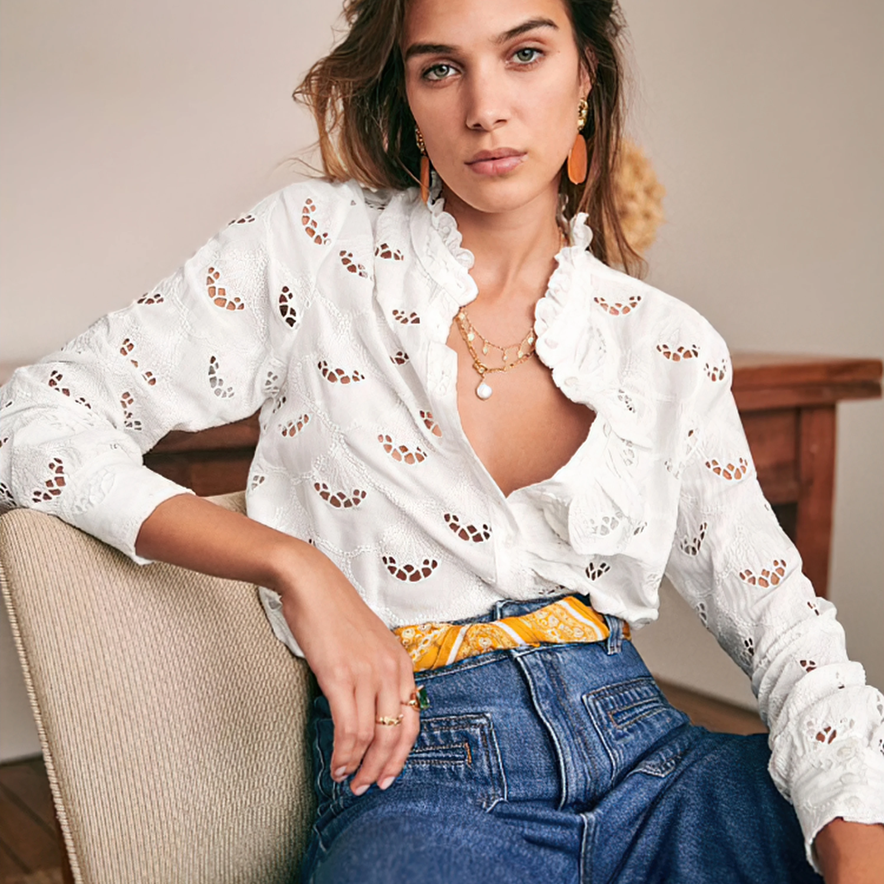 

Ruelen White Hollow Out Women Shirt 2021 Autumn Stand Neck Full Sleeve Blouse Female Elegant Retro Office Lady Chiffon Shirt Top