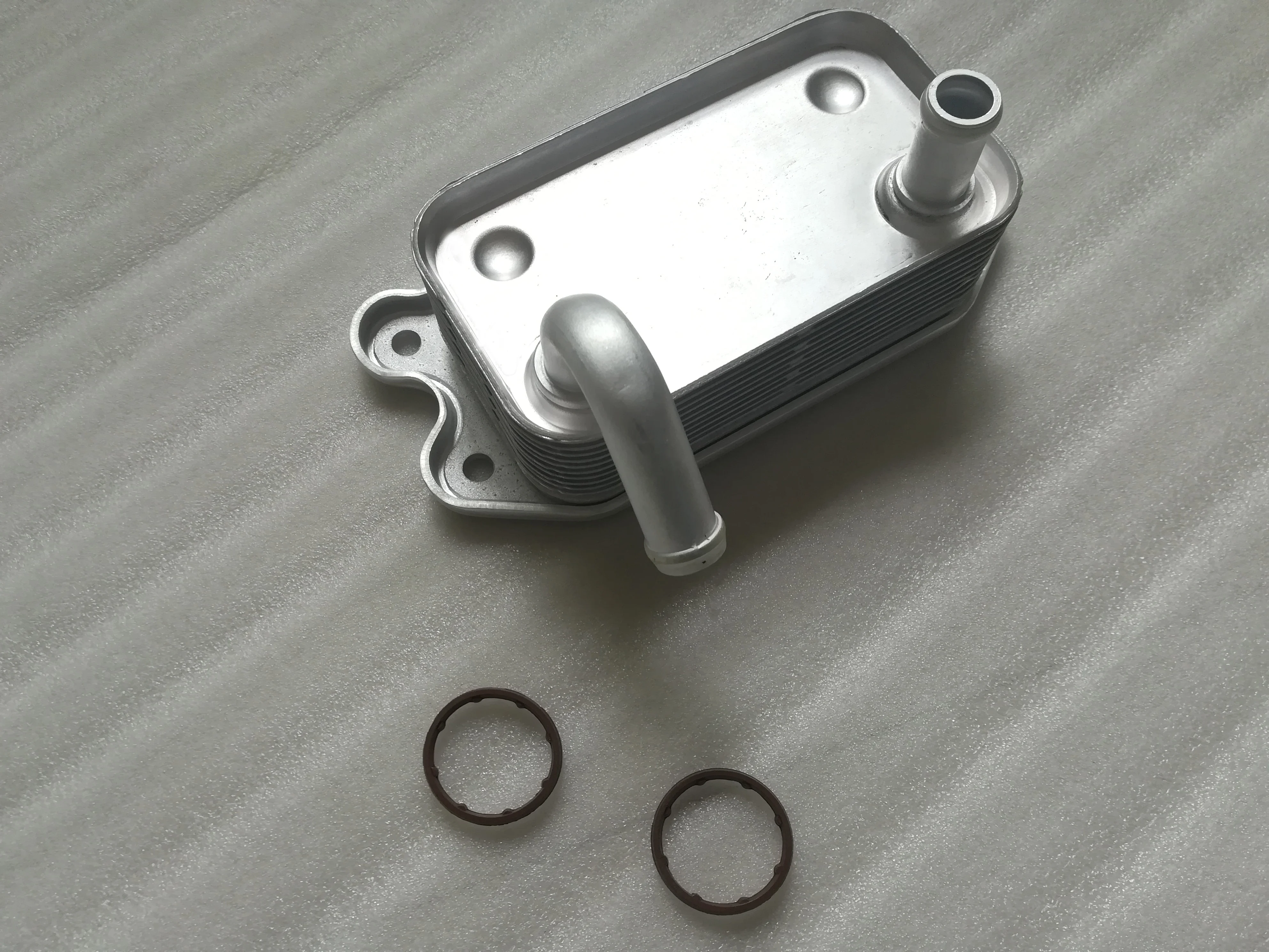 Бесплатная доставка масляный радиатор двигателя с уплотнительными кольцами