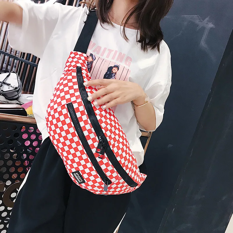Поясная Сумка женская вместительная в черно-белую клетку дорожные нагрудные