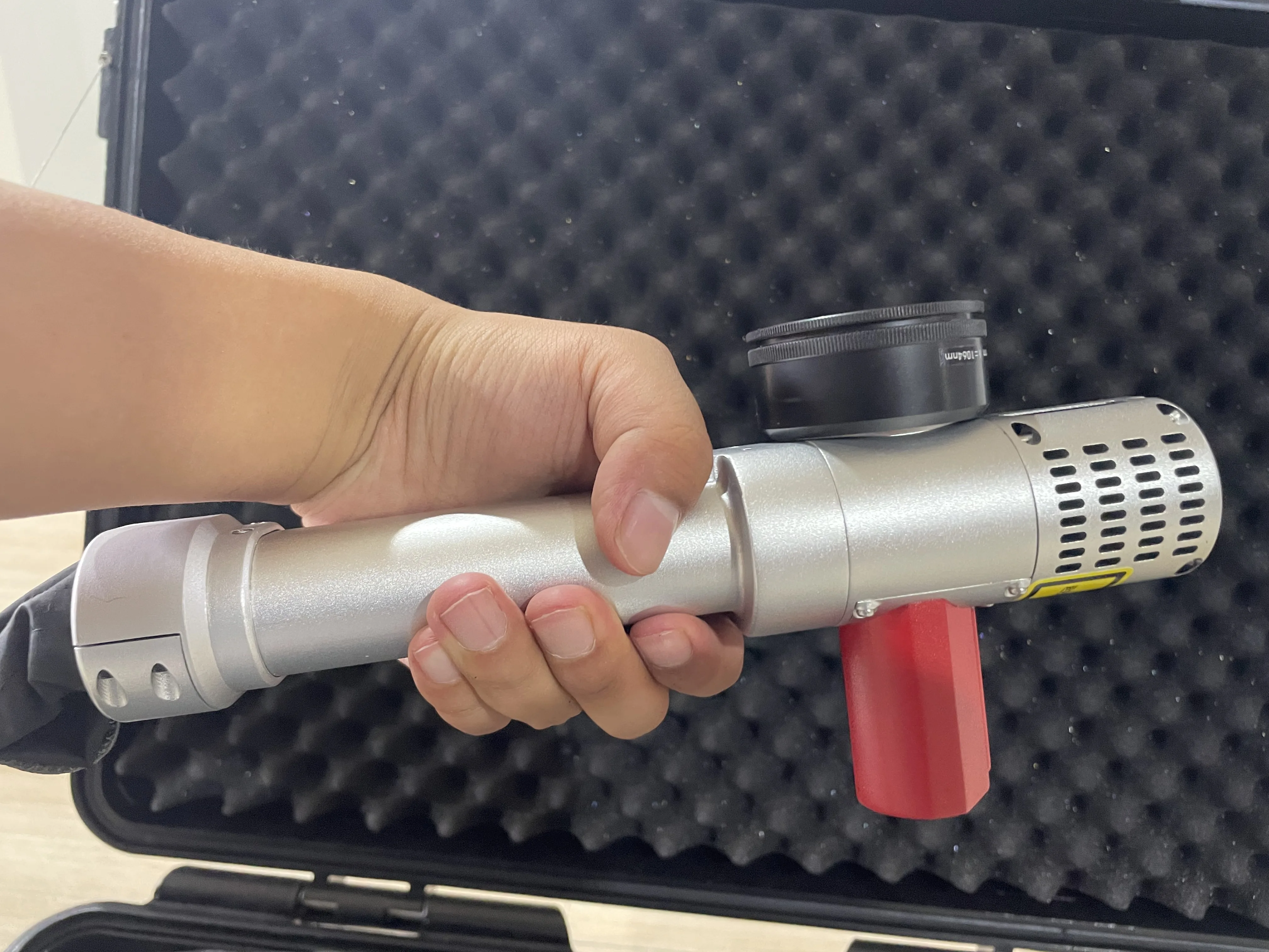 Многофункциональная лазерная машина для очистки/маркировки/резки металла