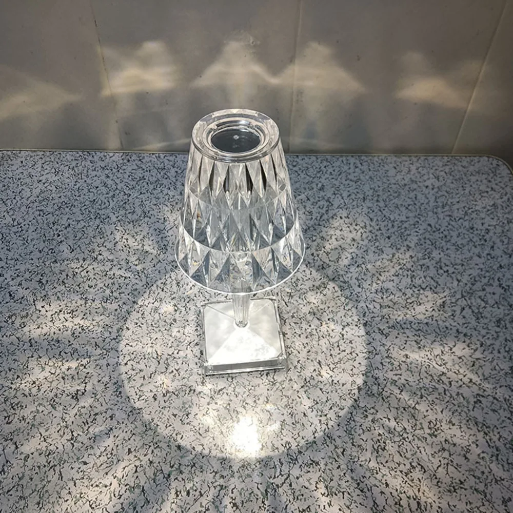 

Алмазная Настольная лампа с USB-зарядкой, акриловый декоративный светильник для спальни, прикроватный светильник с кристаллами, подарок, ночник, осветительное приспособление