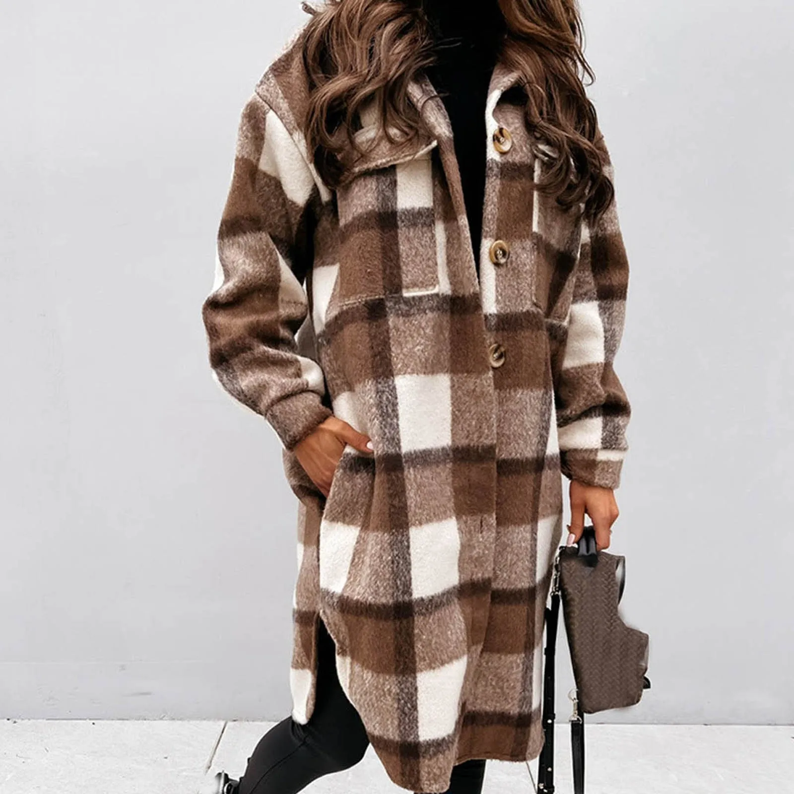 Женская зимняя клетчатая куртка теплое длинное пальто в клетку с отложным
