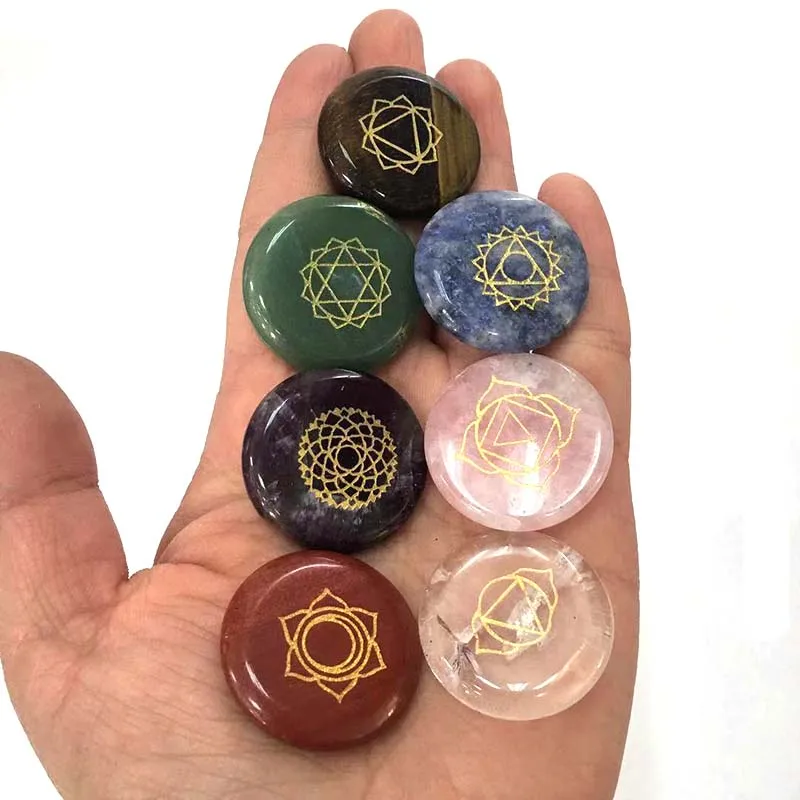 Семь чакры камень 7 цветов Набор овальной Рэйки лечение Кристаллы Камень