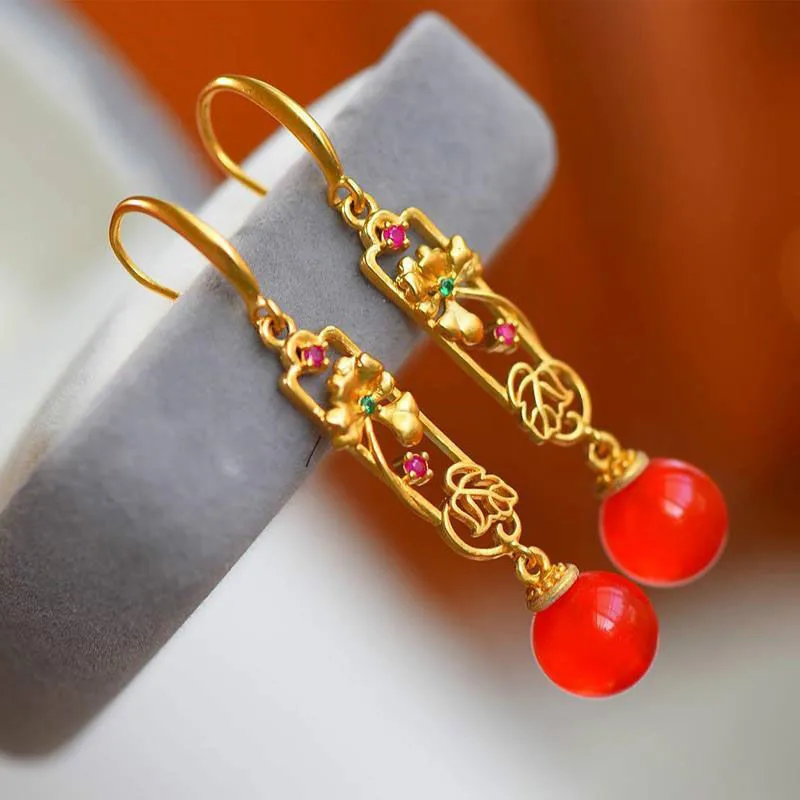 

Новые Модные Изящные Классические ветрозащитные серьги S925 серьги из чистого серебра с длинным ледяным красным Южно-красным агатом, шариков...